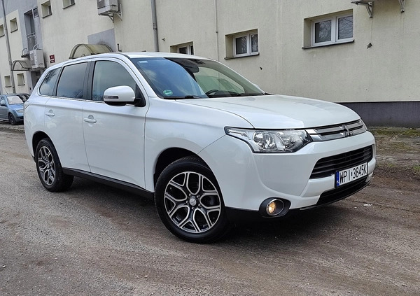 Mitsubishi Outlander cena 52900 przebieg: 141000, rok produkcji 2015 z Racibórz małe 254